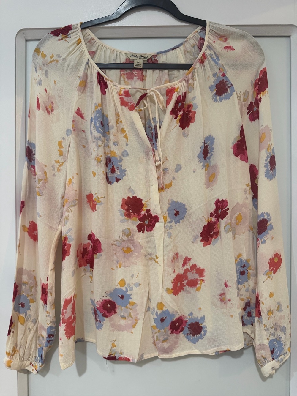 Lucky Brand Boho/Peasant Cream Floral Tie-Neck Blouse- size Medium